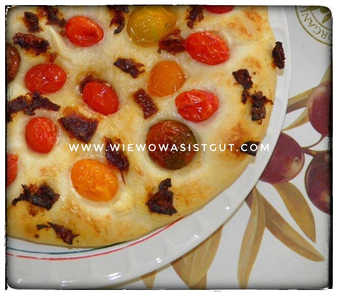 Tomaten-Focaccia-mit-getrockneten-Tomaten-buonissimo