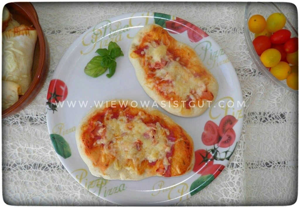 Ein-schnelles-Mittagessen-für-die-Kids-Pizza-Taschen-und-Mini-Pizza
