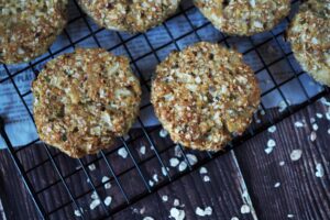 Blumenkohl-Haferflocken-Nuggets-mit-Dipp