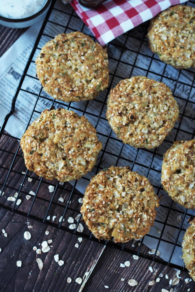 Blumenkohl-Haferflocken-Nuggets-mit-Dipp