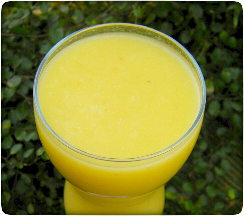 Mango-Ingwer-Birnen-Smoothie