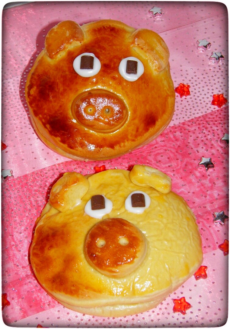 Glücksschweine-mit-Marzipanfüllung-für-Silvester - Wiewowasistgut