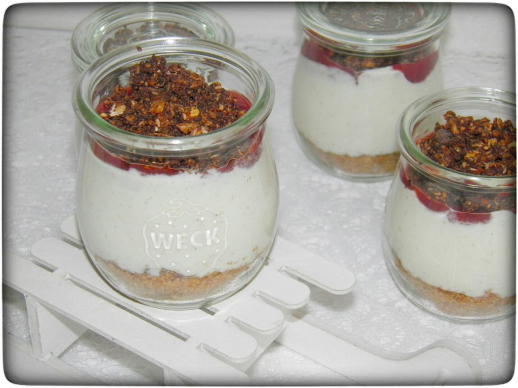 Weihnachtliches-Schicht-Dessert-im-Glas