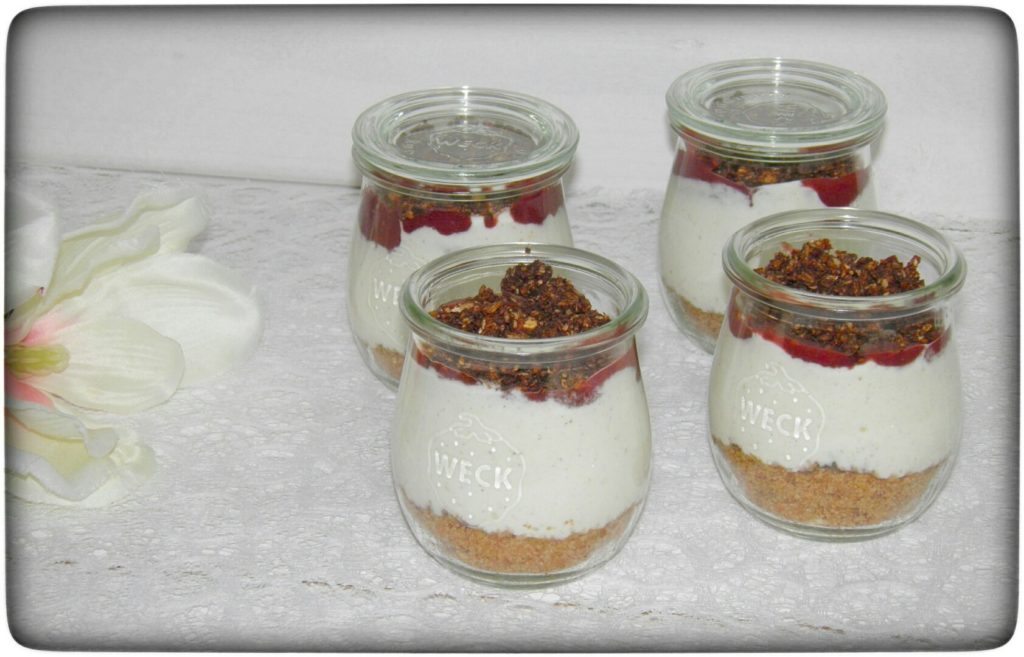 Weihnachtliches-Schicht-Dessert-im-Glas