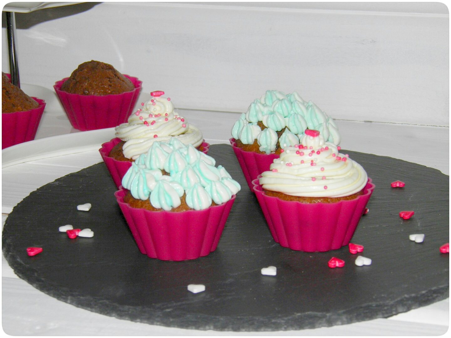 Schoko-Karotten-Cupcakes-mit-Vanille-Fischkäse-Topping - Wiewowasistgut