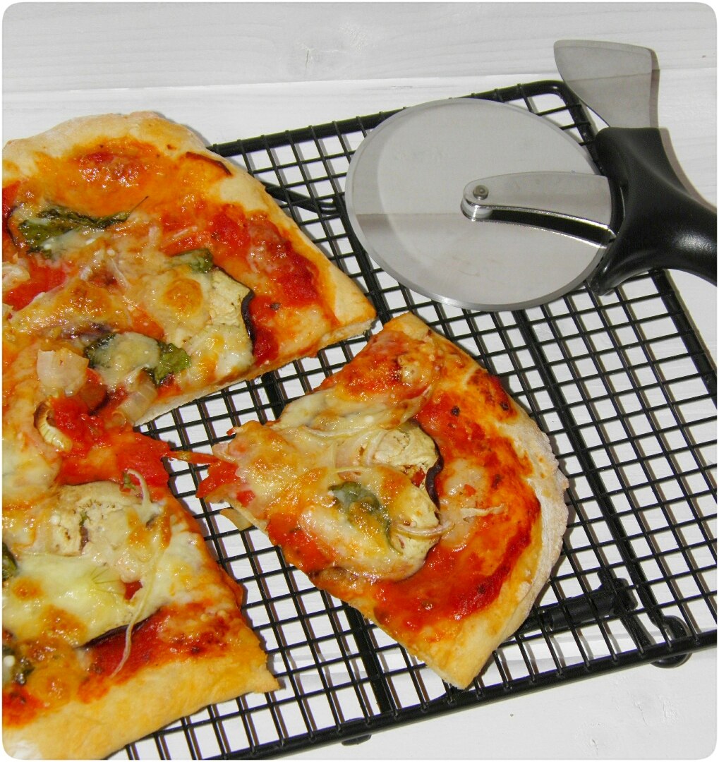 Auberginen-Pizza mit neu entwickeltem Pizzateig - Wiewowasistgut