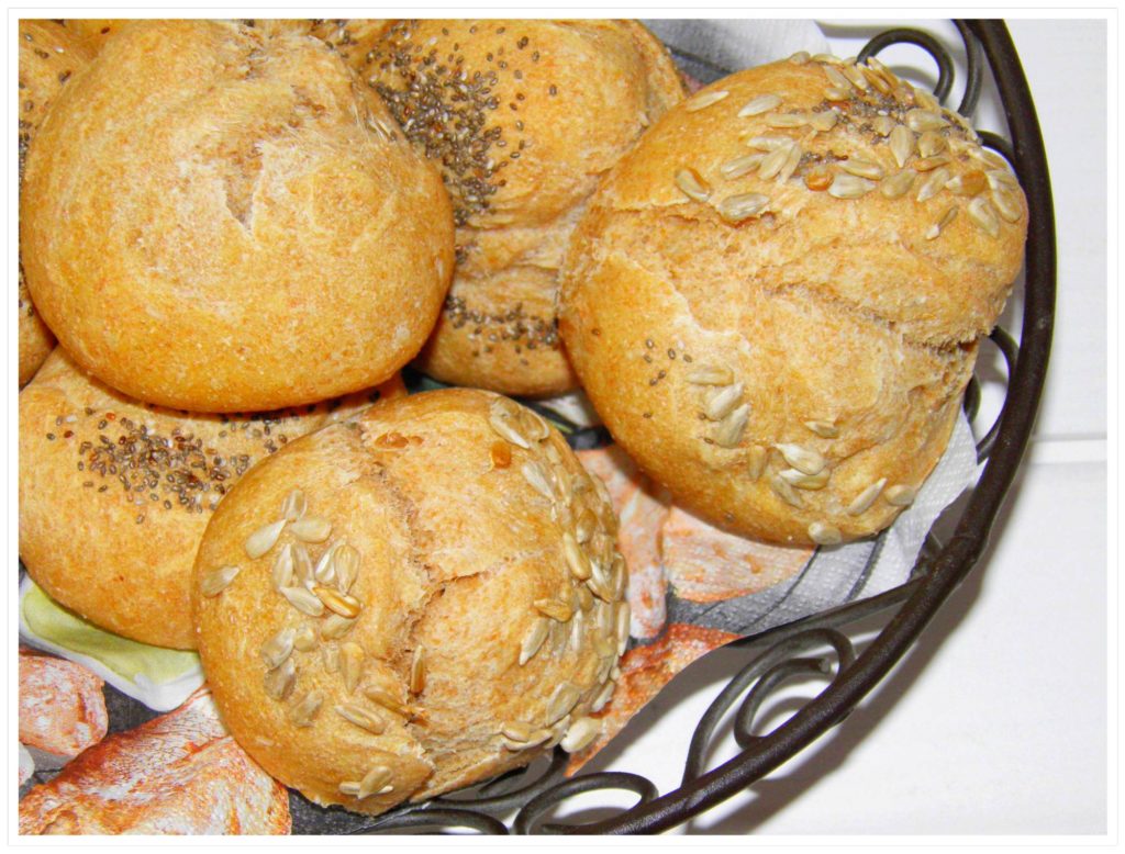 Vollkorn-Dinkel-Joghurt-Brötchen-Chia-Sonnenblumenkernen-Thermomix