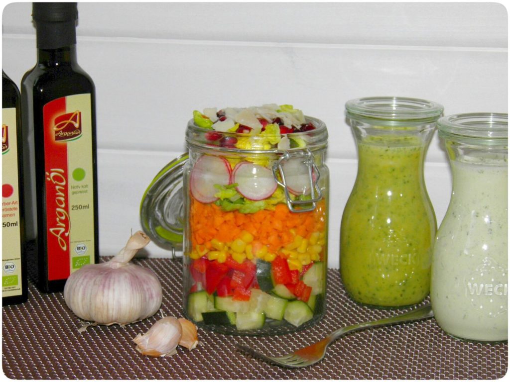 Salat-to-go-2-leckeren-Dressings-mit-Arganöl