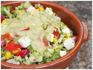 Bunter-Brokkoli-Feta-Salat-mit-Mango-Limetten-Dressing-Thermomix