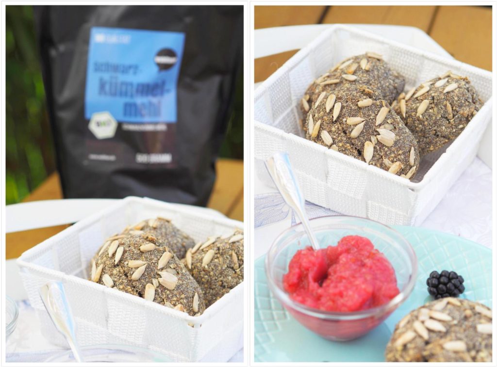 Low-Carb-Broetchen-mit-Schwarzkuemmelmehl-thermomix