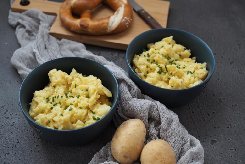 schwaebischer-kartoffelsalat-mit-essig-oel