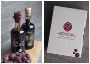 vanille-panna-cotta-mit-erdbeer-balsamico-sosse