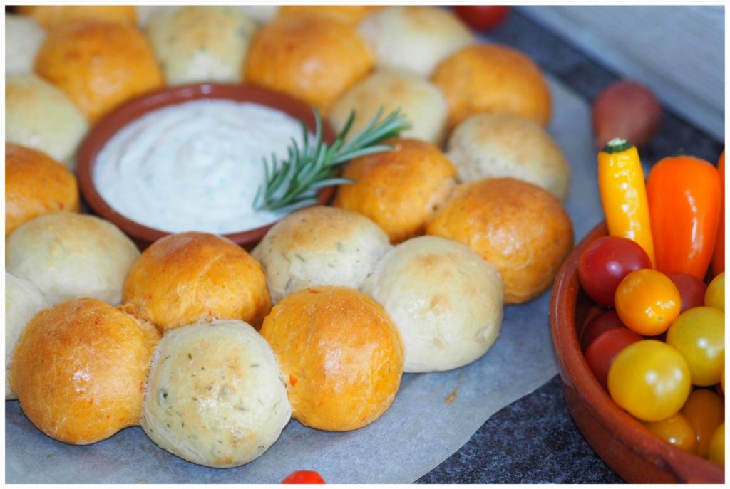 mediterrane-broetchensonne-verschiedene-broetchen-veggie-kaufland-Dips-Aufstriche