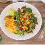 sommersalat-mit-haehnchen-avocado-mango-creme-salat