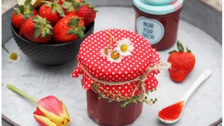 8 Portionsdöschen  Erdbeermarmelade in dekorativer Schachtel  *~* *~ 