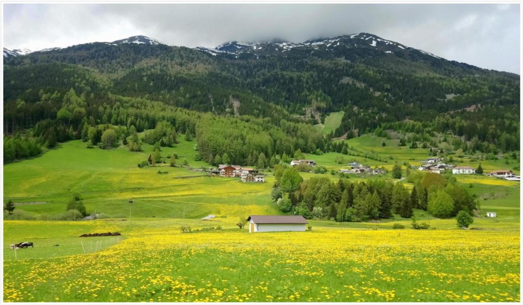 lana-suedtirol-mediterranes-flair-trifft-auf-gruene-wiesen-berge