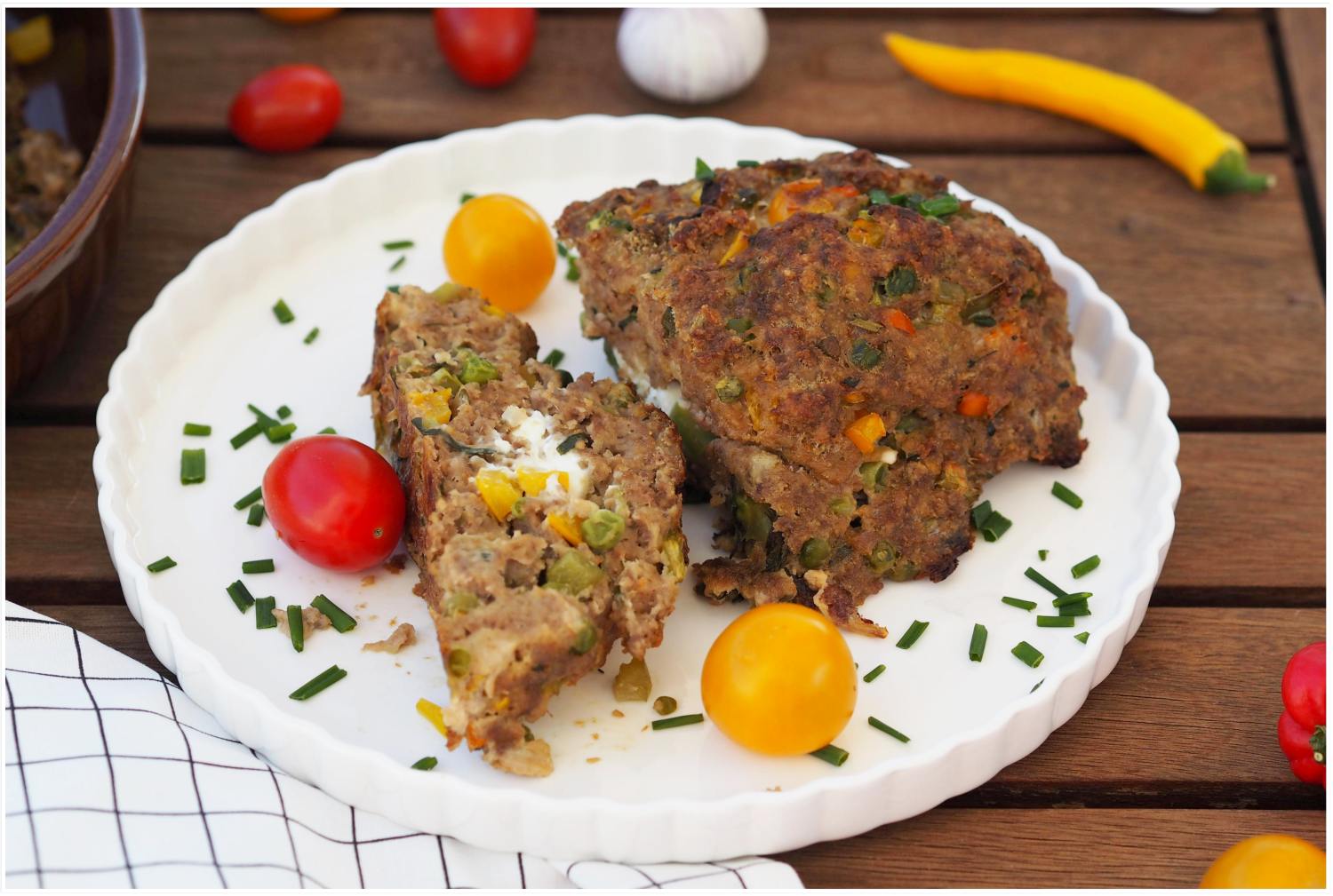 bunter-hackbraten-mit-feta-gemuese - wiewowasistgut.com