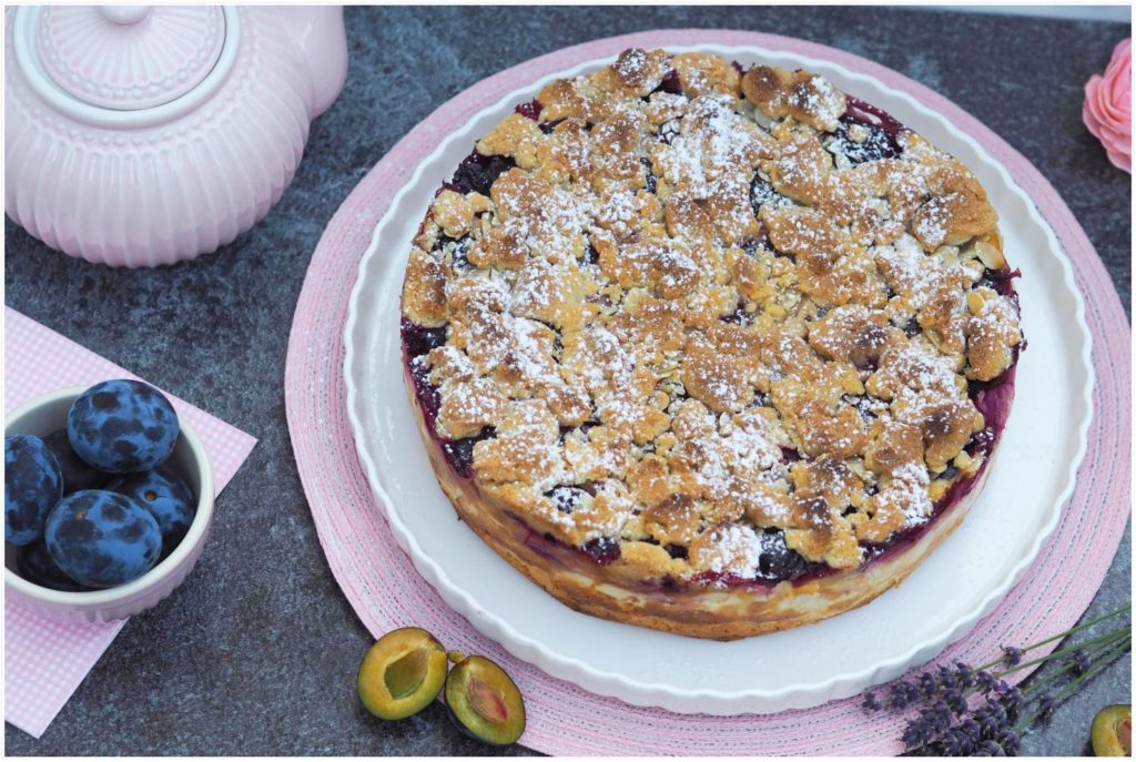zwetschgen-limetten-kaesekuchen-mit-mandel-streusselhaube