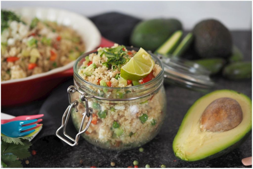 meal-prep-fuer-die-arbeit-couscous-to-go-mit-viel-gemuese