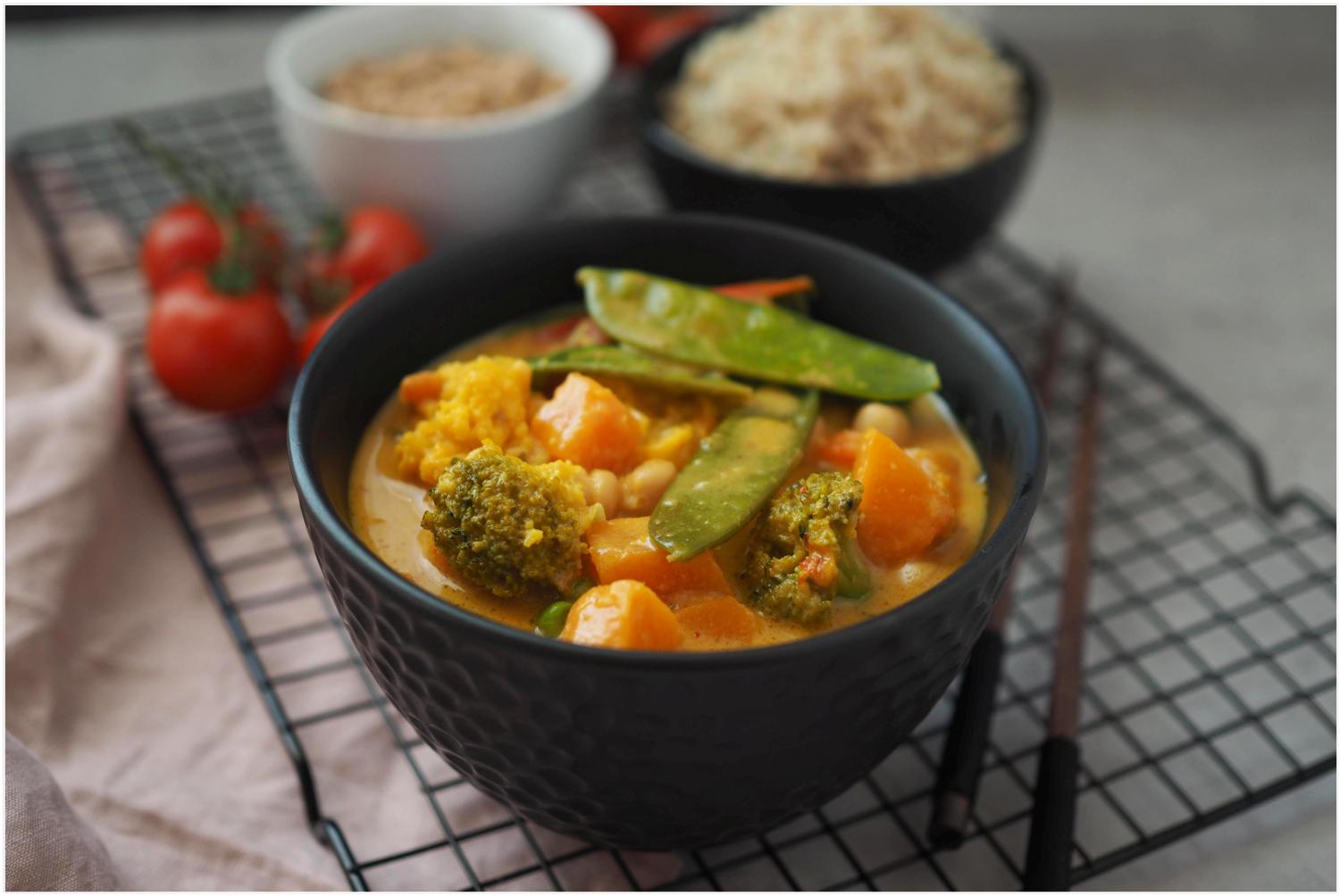 gemuese-curry-bowl-vegan-vollkorn-reis - Wiewowasistgut