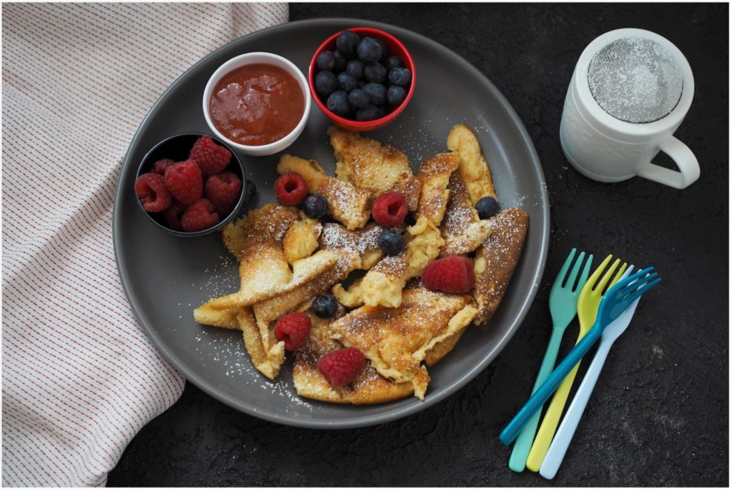 fluffiger-kaiserschmarrn-mit-beeren