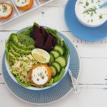 couscous-salat-bowl-aprikosen-gratinierter-ziegenkaese