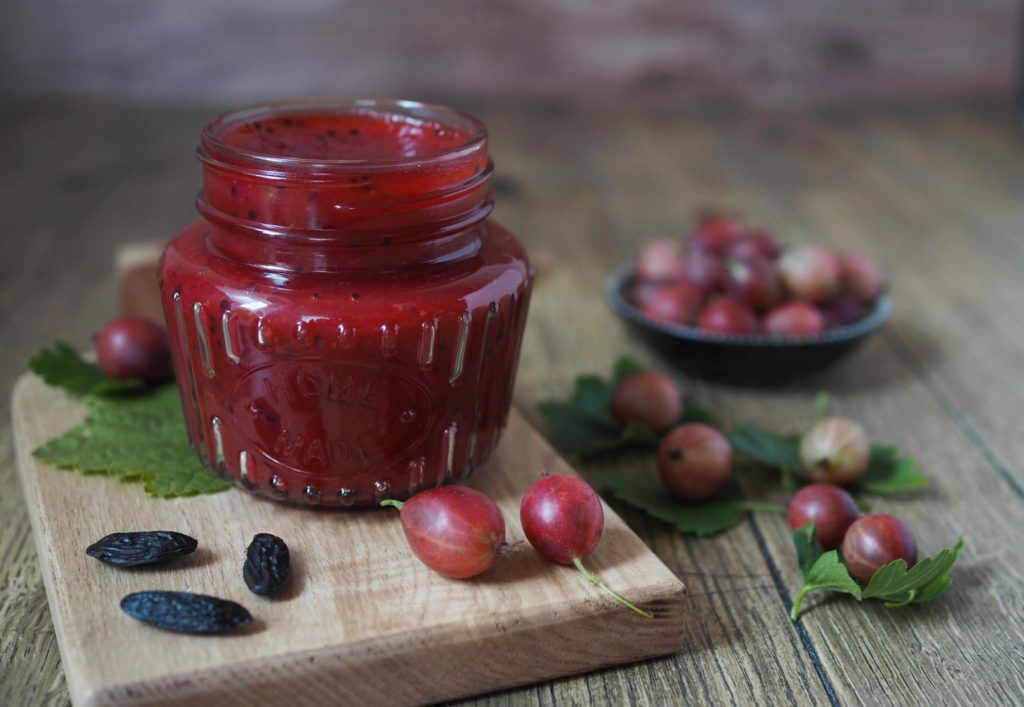 beeren-erdbeermarmelade-mit-tonkabohne