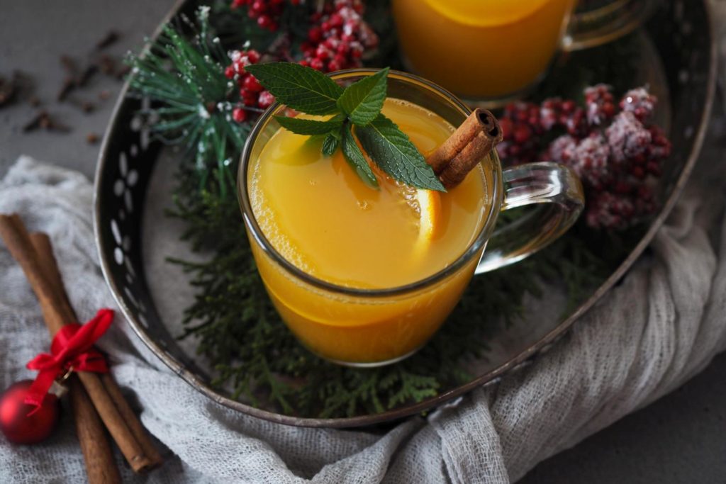 fruchtiger-glueh-gin-winter-kalt-vegan-heißgetraenk-cabrabocgin
