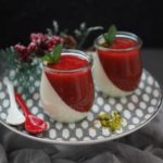 dessert-vanille-panna-cotta-nachtisch-mit-erdbeermus