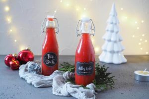 geschenkidee-im-winter-erdbeerlimes-in-der-winteredition-erdbeeren-likör