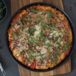 protein-pizza-teig-vollkorn-thunfisch-zwiebel-rucola