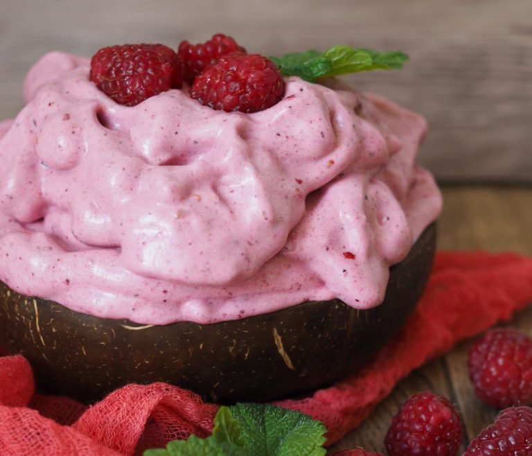 Gesund genießen ProteinSofteisFluff mit Beeren (ohne Zucker) Wiewowasistgut