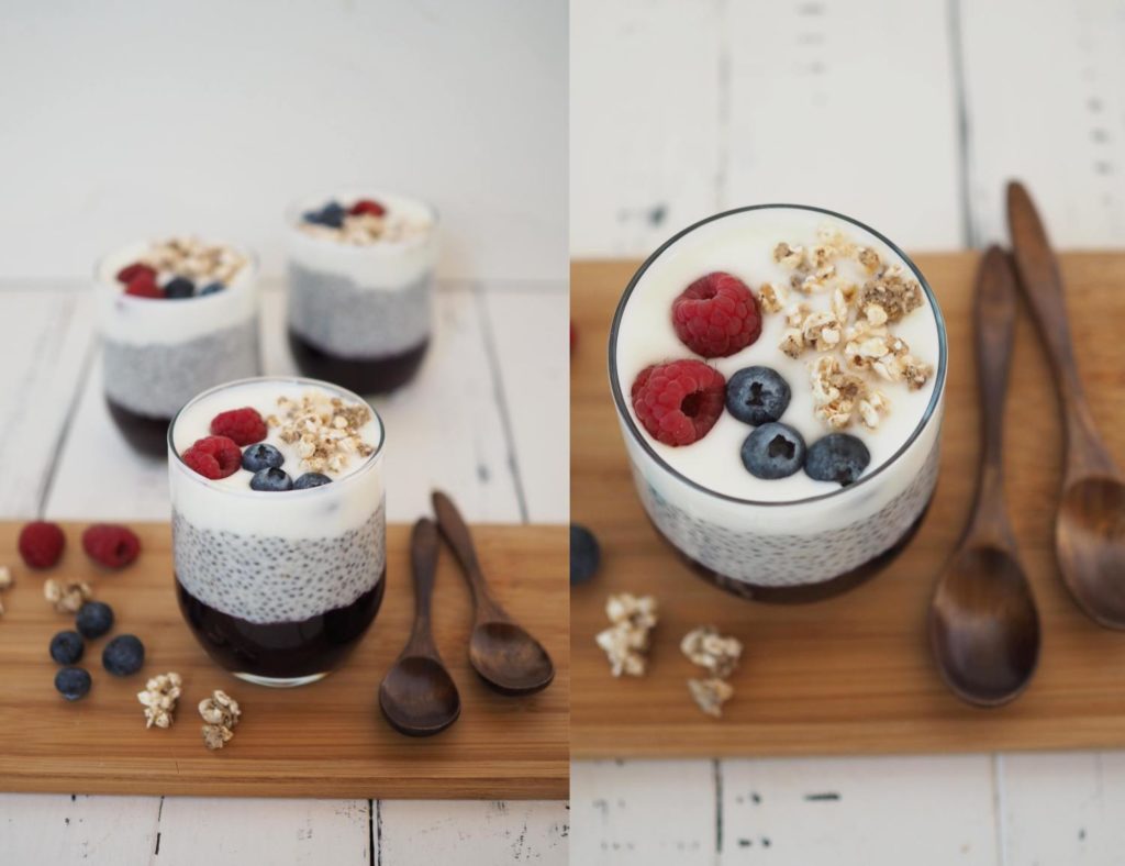 Sommer im Glas: Chia-Pudding mit Beerenkompott und Kokosjoghurt ...