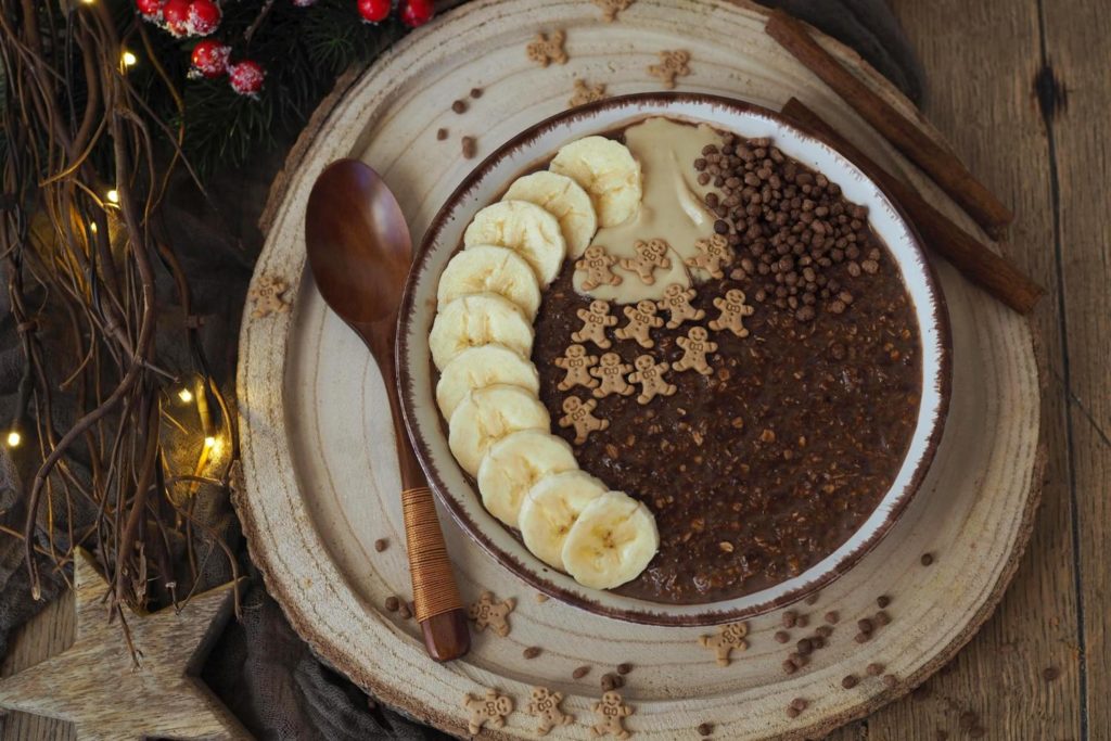 gesundes-adventsfruehstueck-mit-minusl-warme-lebkuchen-oats