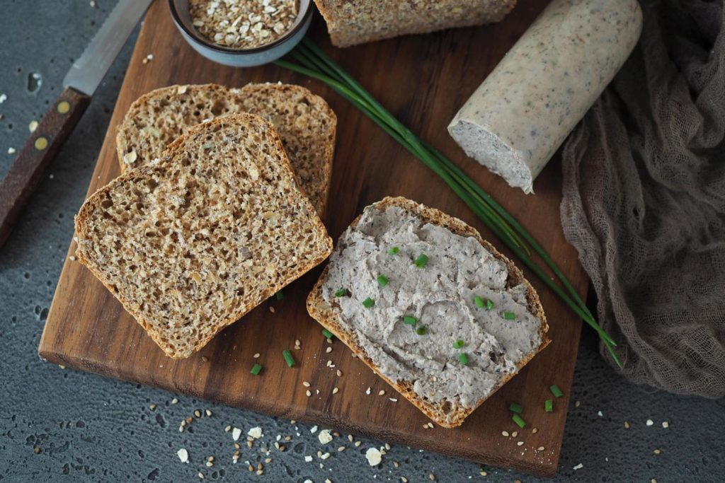 kerniges-dinkel-vollkornbrot-mit-saaten