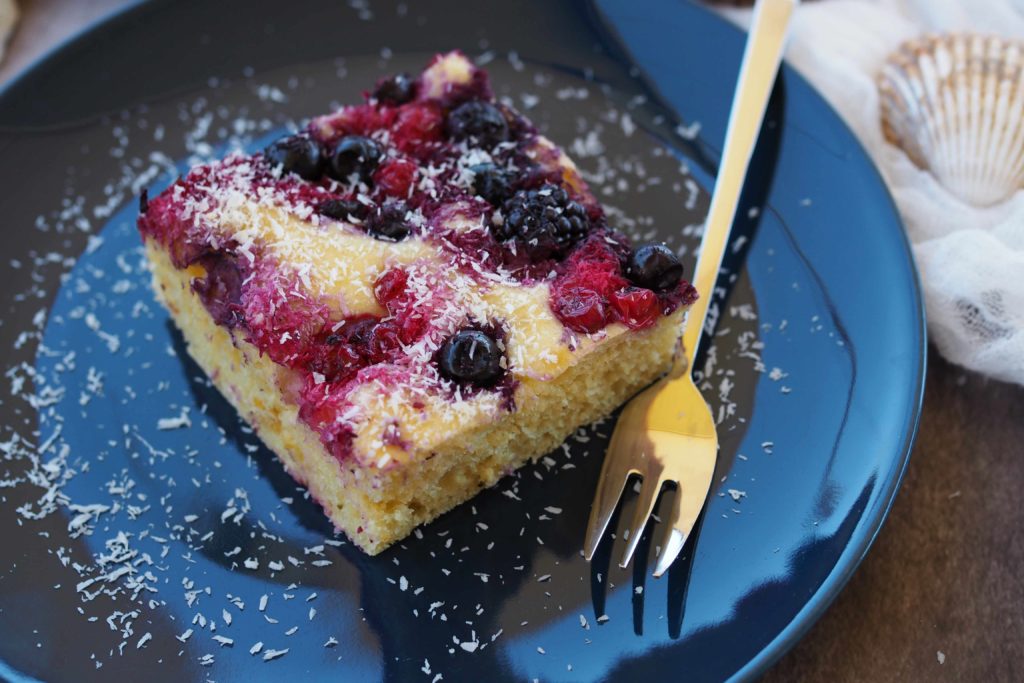 Sommerlicher Beeren-Joghurt-Kuchen