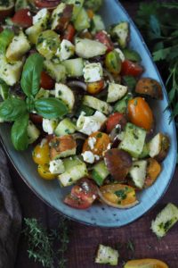 brotsalat-mit-laugenbroetchen