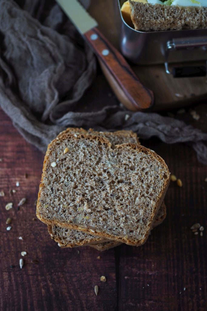 fitness-vollkornbrot-mit-saaten