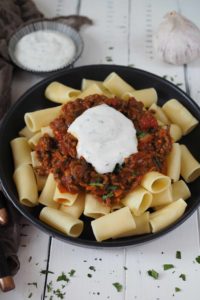 tuerkische-pasta-mit-joghurt