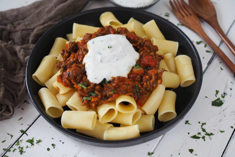 Türkische Pasta mit Joghurt - Wiewowasistgut