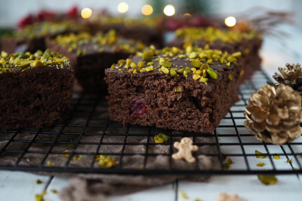 Lebkuchenschnitten-mit-zimtkirschen