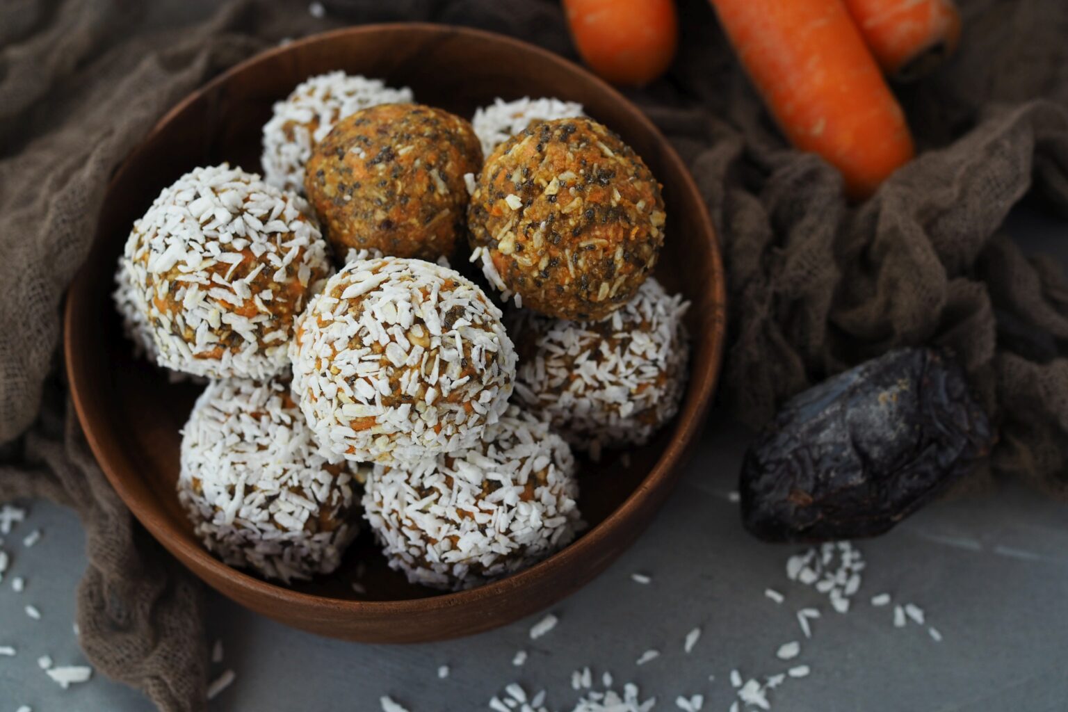 CarrotCake EnergyBalls (proteinreich & zuckerfrei) Wiewowasistgut