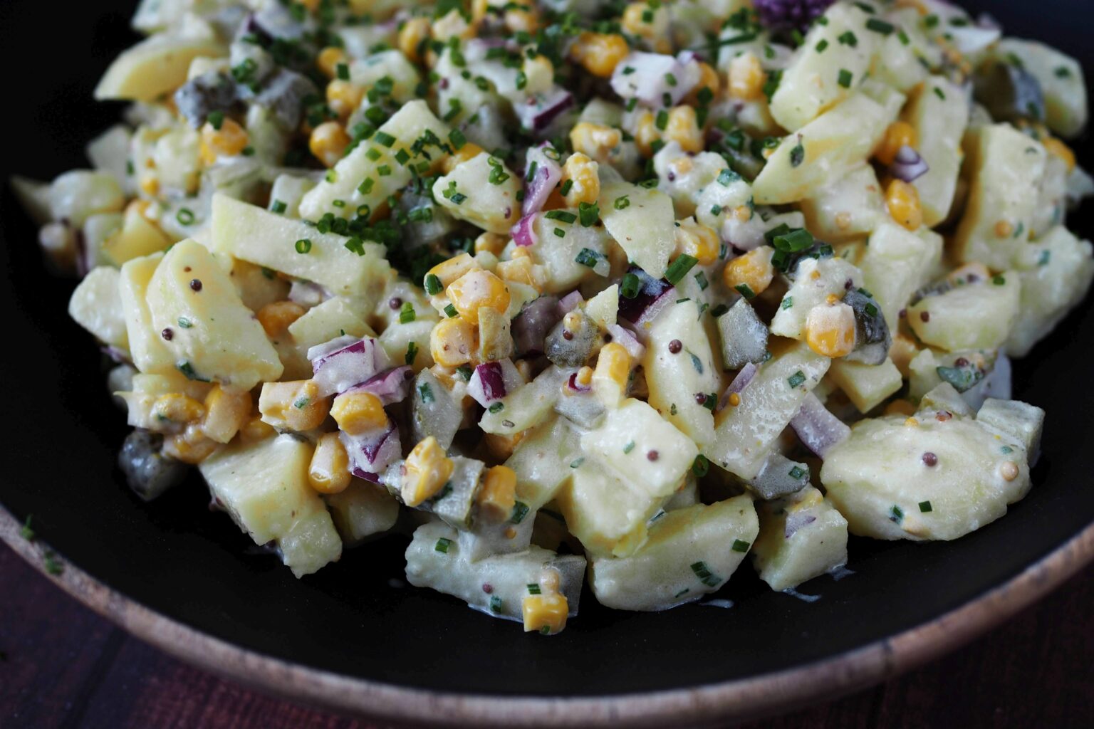 Für die Grillsaison: Senf-Kräuter-Kartoffelsalat - Wiewowasistgut