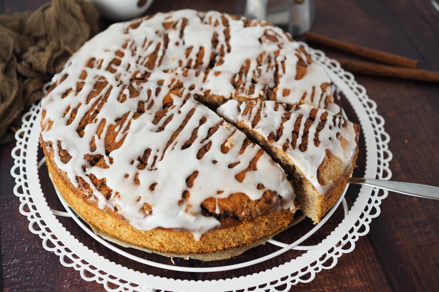 Saftiger Zimtschnecken-Kuchen - Wiewowasistgut