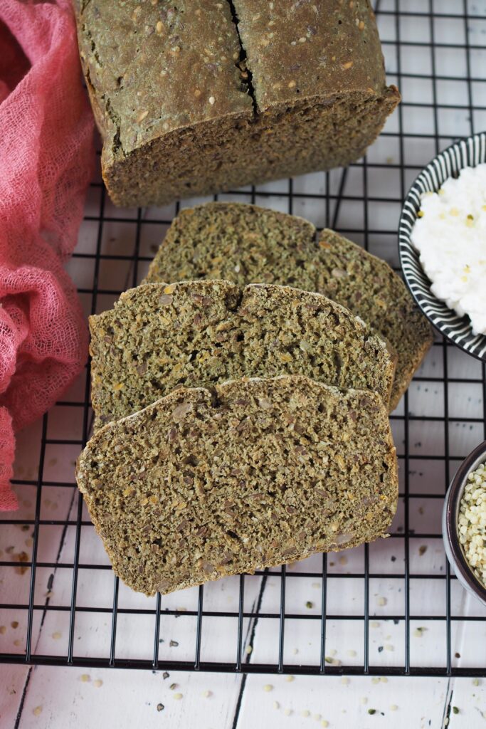 proteinreiches-und-blitzschnelles-hanf-vollkornbrot