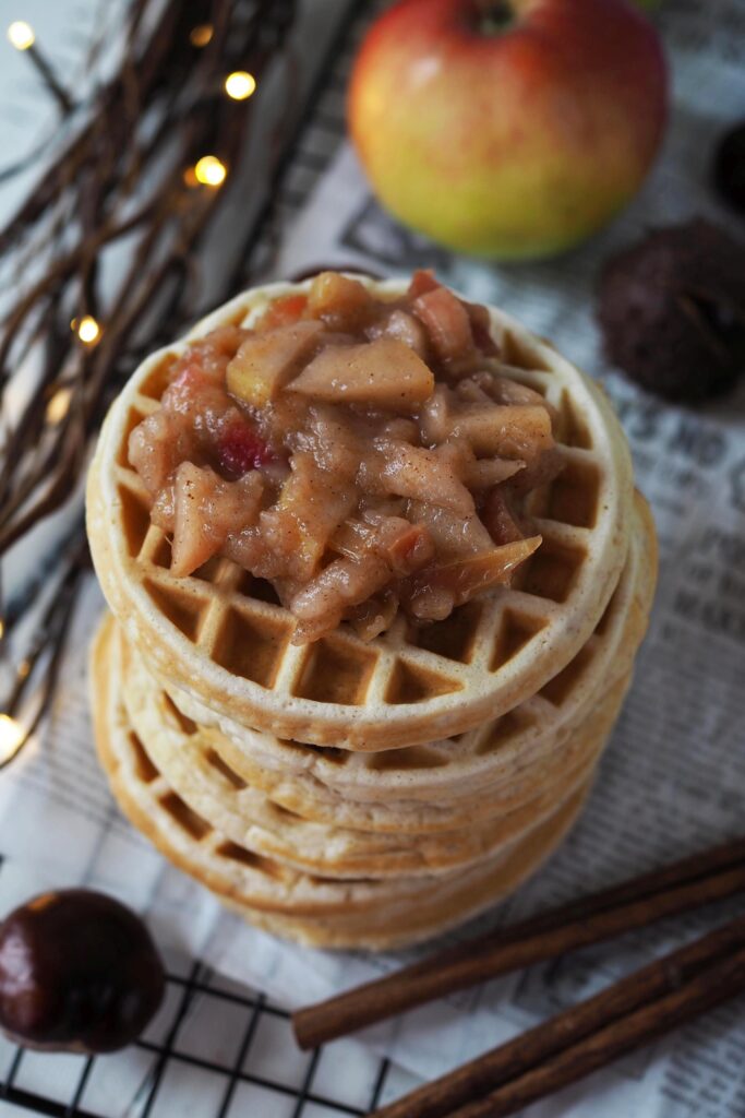 herbstwaffeln-mit-bratapfel-gerne-zuckerfrei