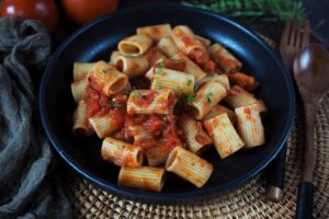 pasta-al-pomodoro-in-20-Minuten-auf-dem-Tisch