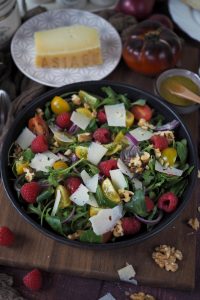 fruchtiger-salat-mit-orangen-senf-dressing