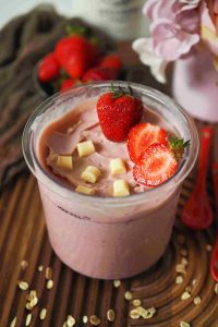erdbeer-kefir-eis-gerne-proteinreich-ninja-creami