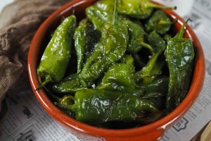 pimientos-de-padron-aus-der-heissluftfritteuse-airfryer